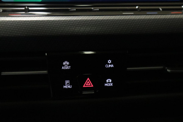 Volkswagen Golf 2.0 TSI R 4Motion PERFORMANCE AKRA/ABT/PANO/CAM/IQ/H&K/BOMVOL Volkswagen Golf 2.0 TSI R 4Motion PERFORMANCE AKRA/ABT/PANO/CAM/IQ/H&K/BOMVOL