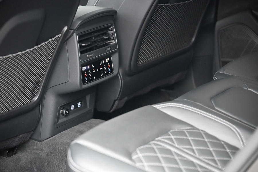 Audi Q8 55 TFSI QUATTRO PRO LINE S | BLACK OPTIC | S-SEATS | B&O ADVANCED | MASSAGE | STANDKACHEL | PANORAMADAK | 360 CAMERA | ALCANTARA Audi Q8 55 TFSI QUATTRO PRO LINE S | BLACK OPTIC | S-SEATS | B&O ADVANCED | MASSAGE | STANDKACHEL | PANORAMADAK | 360 CAMERA | ALCANTARA