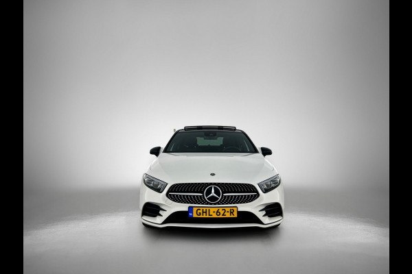 Mercedes-Benz A-Klasse 250 Premium Plus AMG-Line (Dealer OnderH, Panorama, Sfeerverlichting, Camera, StoelV, PDC V+A, Etc)