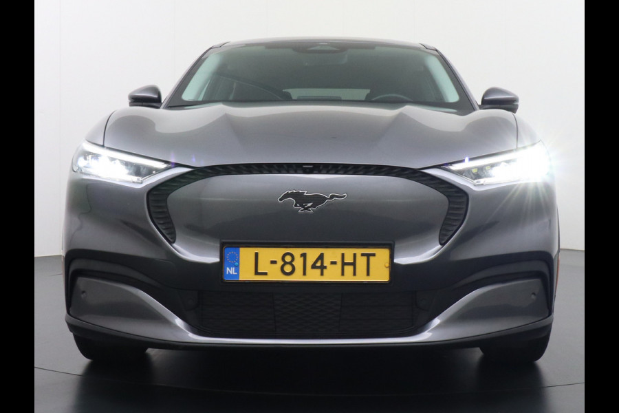 Ford Mustang Mach-E Extended RWD 98kWh 301PK SOH 95.5% Leer Long Range Adaptive Cruise Stop&Go Apple Carplay Android Auto 360°Camera Active B Stoel+Stuurverwarming Ecc Elektr.Achterklep Driver Alert Warning Keyless Origineel Nederlandse Auto €56.476- nieuw, Batterijgarantie 8 jaar of 160.000km vanaf nieuw Ford Mustang Mach-E Extended RWD 98kWh 301PK SOH 95.5% Leer Long Range Adaptive Cruise Stop&Go Apple Carplay Android Auto 360°Camera Active B Stoel+Stuurverwarming Ecc Elektr.Achterklep Driver Alert Warning Keyless Origineel Nederlandse Auto €56.476- nieuw, Batterijgarantie 8 jaar of 160.000km vanaf nieuw