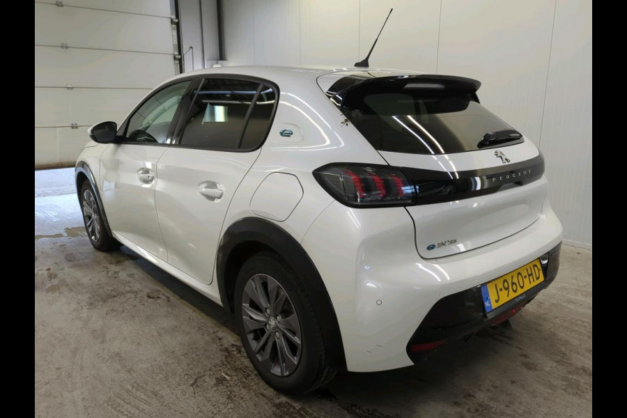 Peugeot e-208 EV Allure 50 kWh Navigatie Apple Carplay / Android Auto Camera Parkeersensoren Cruise Control Virtual Cockpit Climate Control