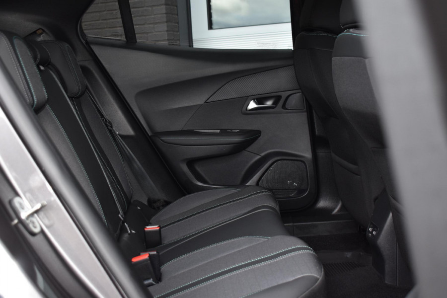 Peugeot 2008 1.2 PureTech 130PK Allure Pack | LED | Camera | Carplay | Stoelverw. | Incl. garantie Peugeot 2008 1.2 PureTech 130PK Allure Pack | LED | Camera | Carplay | Stoelverw. | Incl. garantie