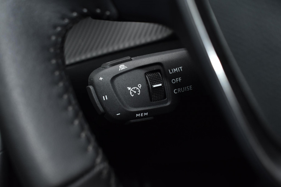 Peugeot 2008 1.2 PureTech 130PK Allure Pack | LED | Camera | Carplay | Stoelverw. | Incl. garantie Peugeot 2008 1.2 PureTech 130PK Allure Pack | LED | Camera | Carplay | Stoelverw. | Incl. garantie