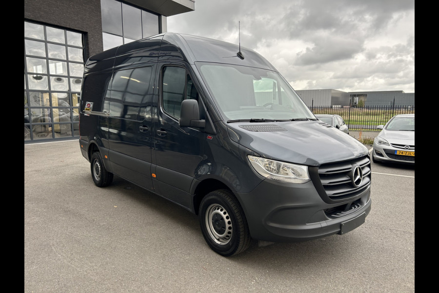 Mercedes-Benz Sprinter 317 CDI L2 H2 MBUX / Camera / Carplay navigatie / Cruise control / Airco Mercedes-Benz Sprinter 317 CDI L2 H2 MBUX / Camera / Carplay navigatie / Cruise control / Airco