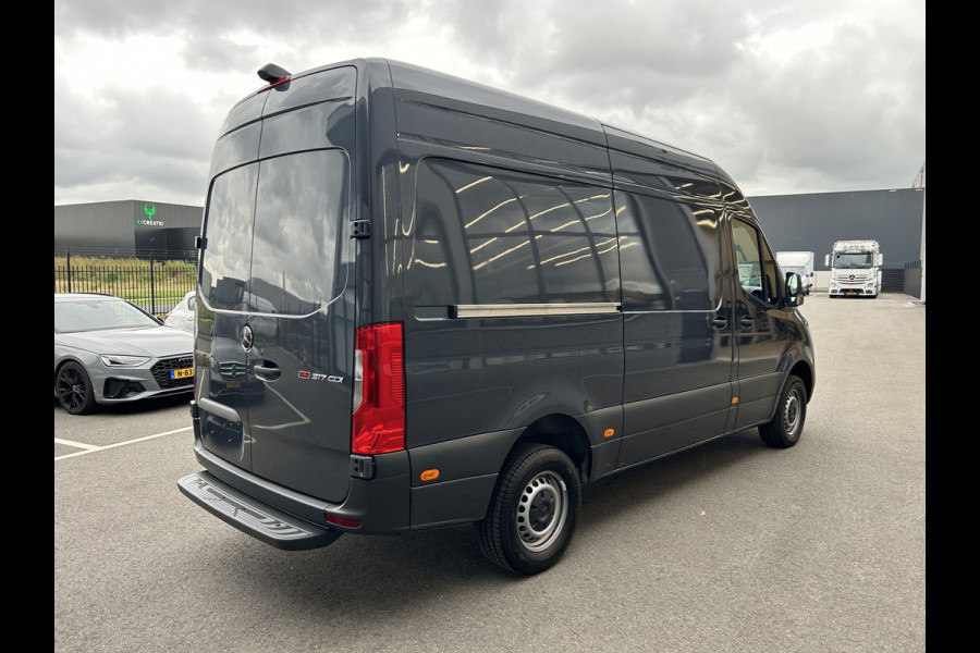 Mercedes-Benz Sprinter 317 CDI L2 H2 MBUX / Camera / Carplay navigatie / Cruise control / Airco Mercedes-Benz Sprinter 317 CDI L2 H2 MBUX / Camera / Carplay navigatie / Cruise control / Airco