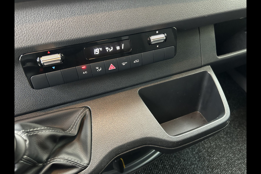 Mercedes-Benz Sprinter 317 CDI L2 H2 MBUX / Camera / Carplay navigatie / Cruise control / Airco Mercedes-Benz Sprinter 317 CDI L2 H2 MBUX / Camera / Carplay navigatie / Cruise control / Airco