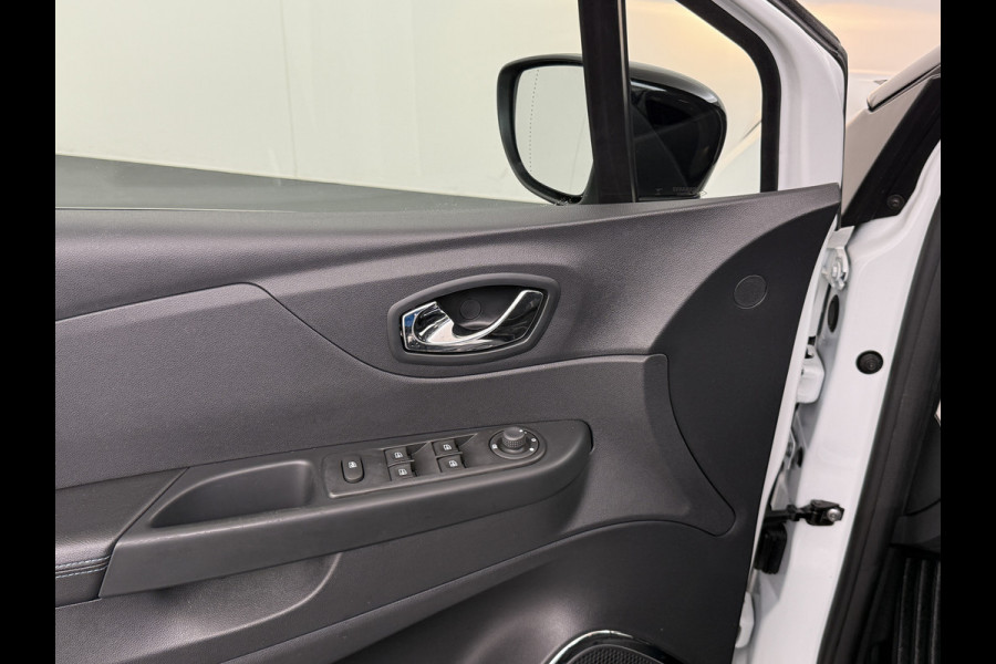 Renault Captur 1.2TCe 119PK Automaat Trekhaak Navi Ecc Camera Cruise Control Pdc Xmod Stoelverwarming Lmv 17" Privacy Glas Bluetooth Keyless Regn-Lichtsensor