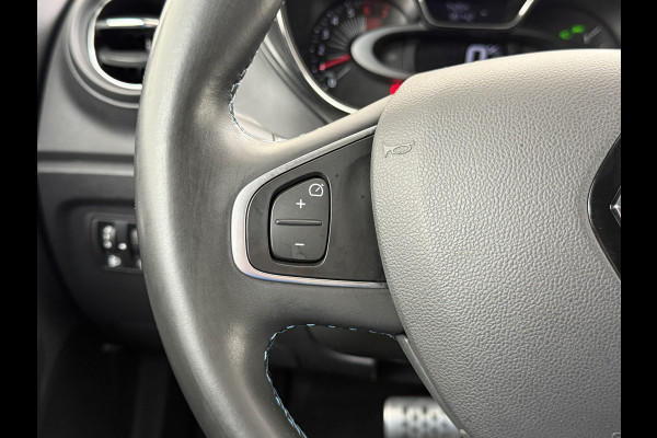 Renault Captur 1.2TCe 119PK Automaat Trekhaak Navi Ecc Camera Cruise Control Pdc Xmod Stoelverwarming Lmv 17" Privacy Glas Bluetooth Keyless Regn-Lichtsensor