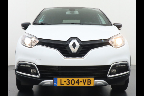 Renault Captur 1.2TCe 119PK Automaat Trekhaak Navi Ecc Camera Cruise Control Pdc Xmod Stoelverwarming Lmv 17" Privacy Glas Bluetooth Keyless Regn-Lichtsensor