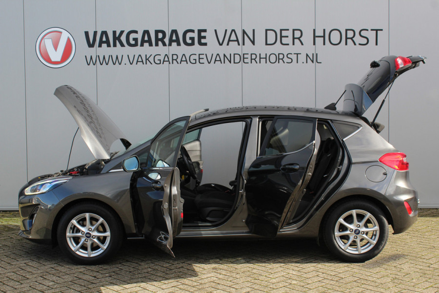 Ford Fiesta 1.0 EcoBoost Titanium 94pk Mooie en zuinige Ford Fiesta in de luxe Titanium uitvoering. Trekhaak, Clima, Cruise, Lane Assist,
