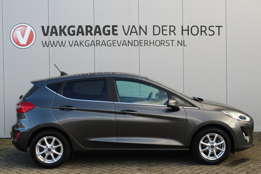 Ford Fiesta 1.0 EcoBoost Titanium 94pk Mooie en zuinige Ford Fiesta in de luxe Titanium uitvoering. Trekhaak, Clima, Cruise, Lane Assist,