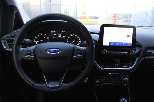Ford Fiesta 1.0 EcoBoost Titanium 94pk Mooie en zuinige Ford Fiesta in de luxe Titanium uitvoering. Trekhaak, Clima, Cruise, Lane Assist,