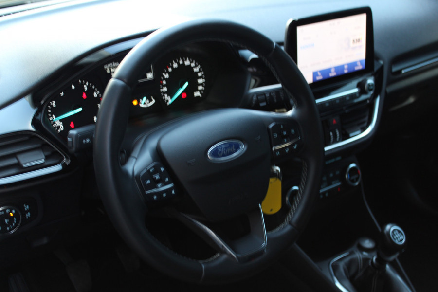 Ford Fiesta 1.0 EcoBoost Titanium 94pk Mooie en zuinige Ford Fiesta in de luxe Titanium uitvoering. Trekhaak, Clima, Cruise, Lane Assist,