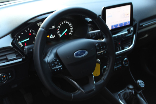 Ford Fiesta 1.0 EcoBoost Titanium 94pk Mooie en zuinige Ford Fiesta in de luxe Titanium uitvoering. Trekhaak, Clima, Cruise, Lane Assist,