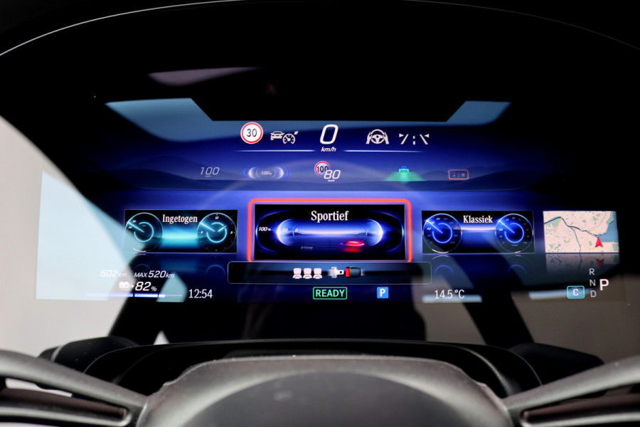 Mercedes-Benz EQS 450 4MATIC AMG Line 118 kWh | Hyperscreen | Airmatic | Achterasbesturing | Distronic+ | Stoelventilatie V+A | Burmester | Massage | Verwarmd Stuurwiel | HUD | Digital Light | Mercedes-Benz EQS 450 4MATIC AMG Line 118 kWh | Hyperscreen | Airmatic | Achterasbesturing | Distronic+ | Stoelventilatie V+A | Burmester | Massage | Verwarmd Stuurwiel | HUD | Digital Light |