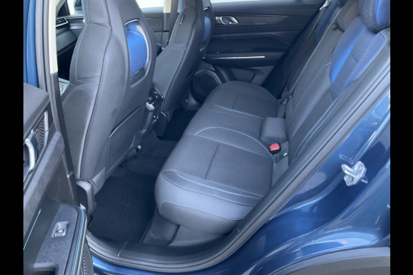 Lynk & Co 01 1.5 PHEV 360° Pano.dak Trekhaak Adapt.Cruise Carplay Stoelverw.