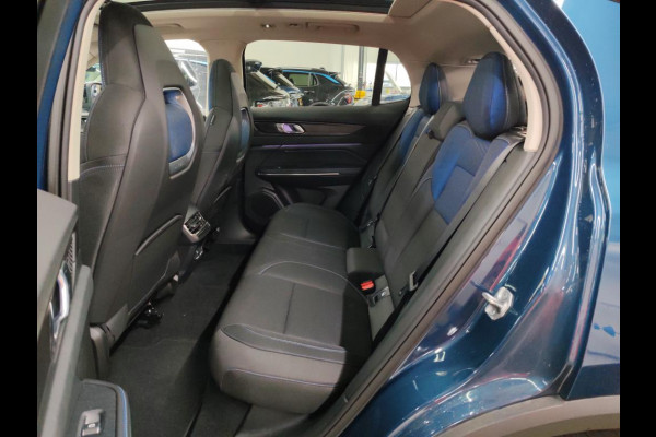Lynk & Co 01 1.5 PHEV 360° Pano.dak Trekhaak Adapt.Cruise Carplay Stoelverw.