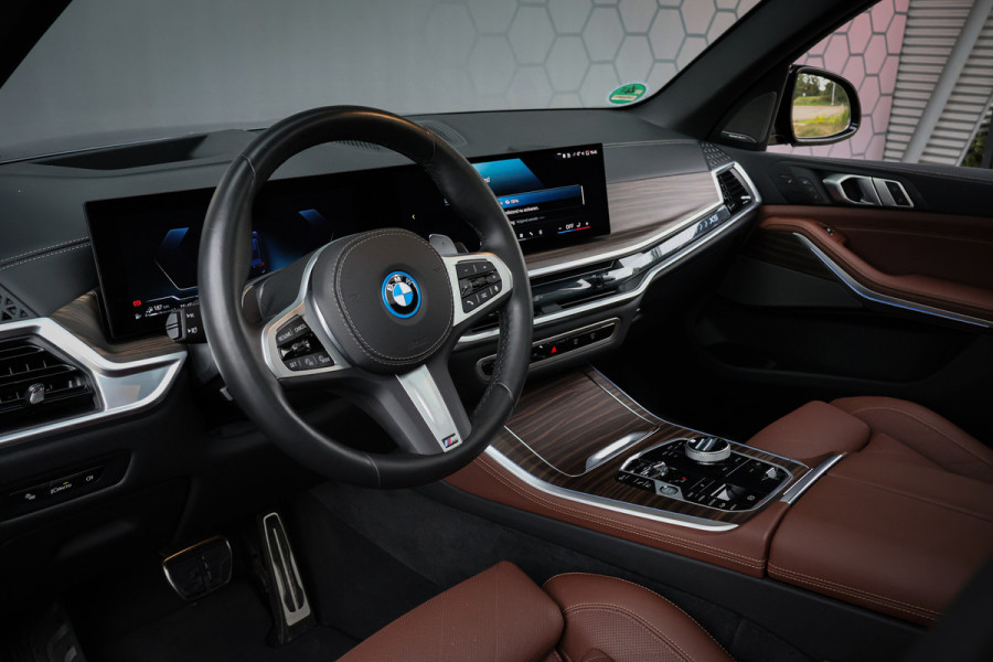 BMW X5 xDrive50e | ADAPTIVE CRUISE | MASSAGE | STOELVERWARMING & VERKOELING | 360 CAMERA | TREKHAAK | CARPLAY | MEMORY SEATS | PANO | S