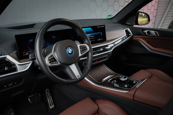 BMW X5 xDrive50e | ADAPTIVE CRUISE | MASSAGE | STOELVERWARMING & VERKOELING | 360 CAMERA | TREKHAAK | CARPLAY | MEMORY SEATS | PANO | S