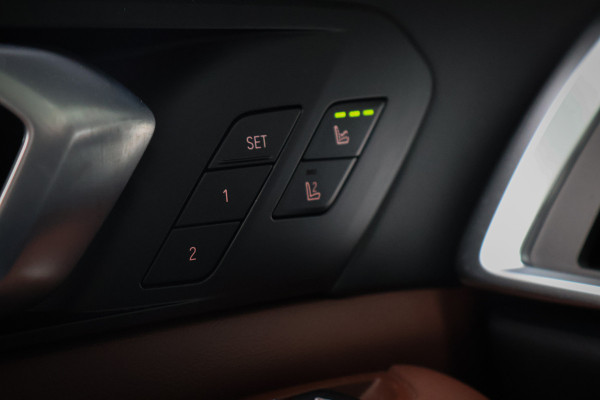 BMW X5 xDrive50e | ADAPTIVE CRUISE | MASSAGE | STOELVERWARMING & VERKOELING | 360 CAMERA | TREKHAAK | CARPLAY | MEMORY SEATS | PANO | S