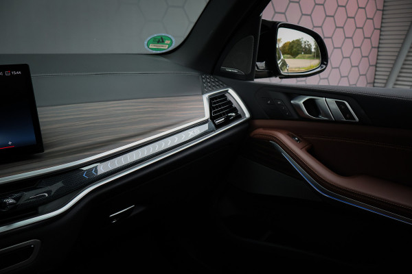 BMW X5 xDrive50e | ADAPTIVE CRUISE | MASSAGE | STOELVERWARMING & VERKOELING | 360 CAMERA | TREKHAAK | CARPLAY | MEMORY SEATS | PANO | S