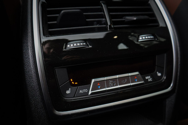 BMW X5 xDrive50e | ADAPTIVE CRUISE | MASSAGE | STOELVERWARMING & VERKOELING | 360 CAMERA | TREKHAAK | CARPLAY | MEMORY SEATS | PANO | S