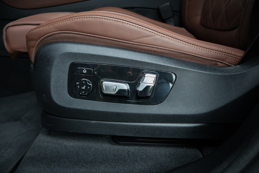 BMW X5 xDrive50e | ADAPTIVE CRUISE | MASSAGE | STOELVERWARMING & VERKOELING | 360 CAMERA | TREKHAAK | CARPLAY | MEMORY SEATS | PANO | S