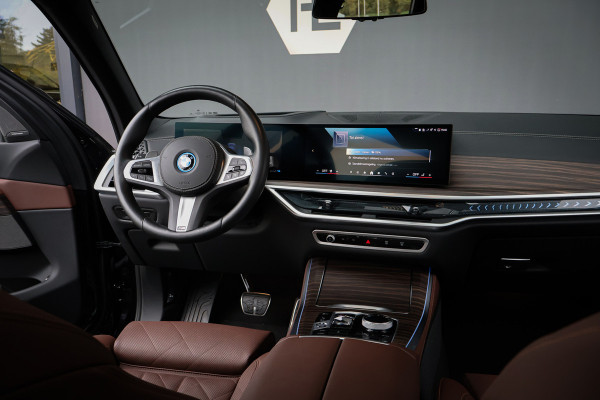 BMW X5 xDrive50e | ADAPTIVE CRUISE | MASSAGE | STOELVERWARMING & VERKOELING | 360 CAMERA | TREKHAAK | CARPLAY | MEMORY SEATS | PANO | S