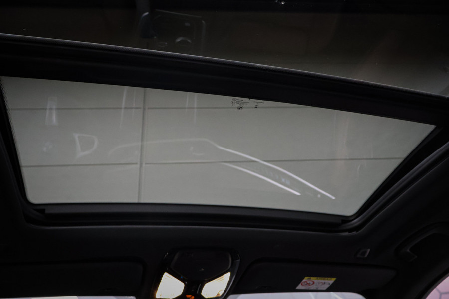 BMW X5 xDrive50e | ADAPTIVE CRUISE | MASSAGE | STOELVERWARMING & VERKOELING | 360 CAMERA | TREKHAAK | CARPLAY | MEMORY SEATS | PANO | S