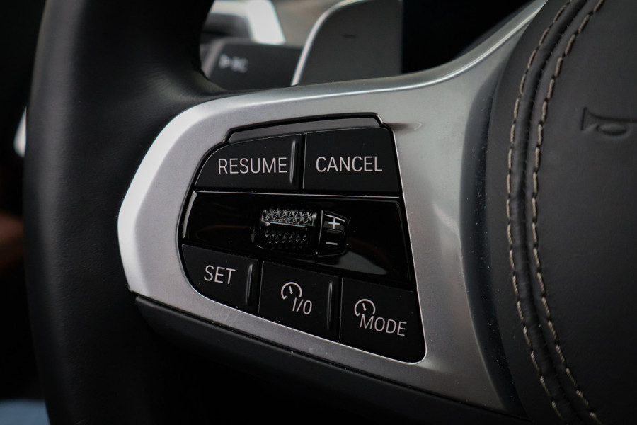 BMW X5 xDrive50e | ADAPTIVE CRUISE | MASSAGE | STOELVERWARMING & VERKOELING | 360 CAMERA | TREKHAAK | CARPLAY | MEMORY SEATS | PANO | S