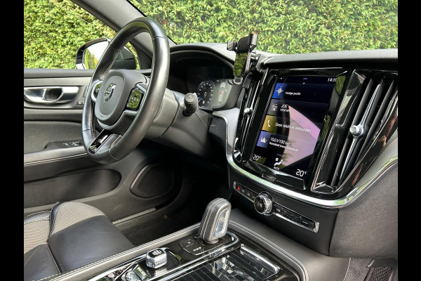 Volvo V60 2.0 T6 Recharge AWD R-Design Leder AllSeason !!NIEUWBINNEN!! Volvo V60 2.0 T6 Recharge AWD R-Design Leder AllSeason !!NIEUWBINNEN!!