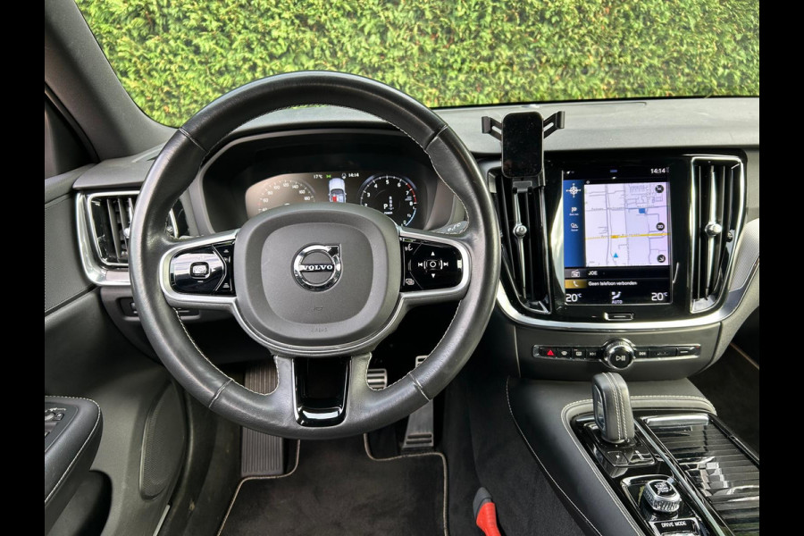 Volvo V60 2.0 T6 Recharge AWD R-Design Leder AllSeason !!NIEUWBINNEN!! Volvo V60 2.0 T6 Recharge AWD R-Design Leder AllSeason !!NIEUWBINNEN!!