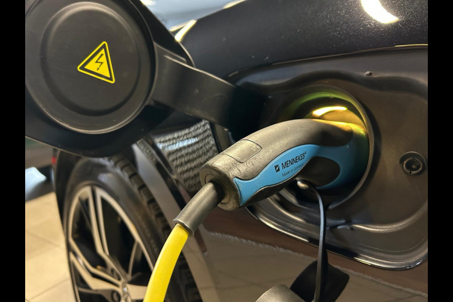 Volvo V60 2.0 T6 Recharge AWD R-Design Leder AllSeason !!NIEUWBINNEN!! Volvo V60 2.0 T6 Recharge AWD R-Design Leder AllSeason !!NIEUWBINNEN!!