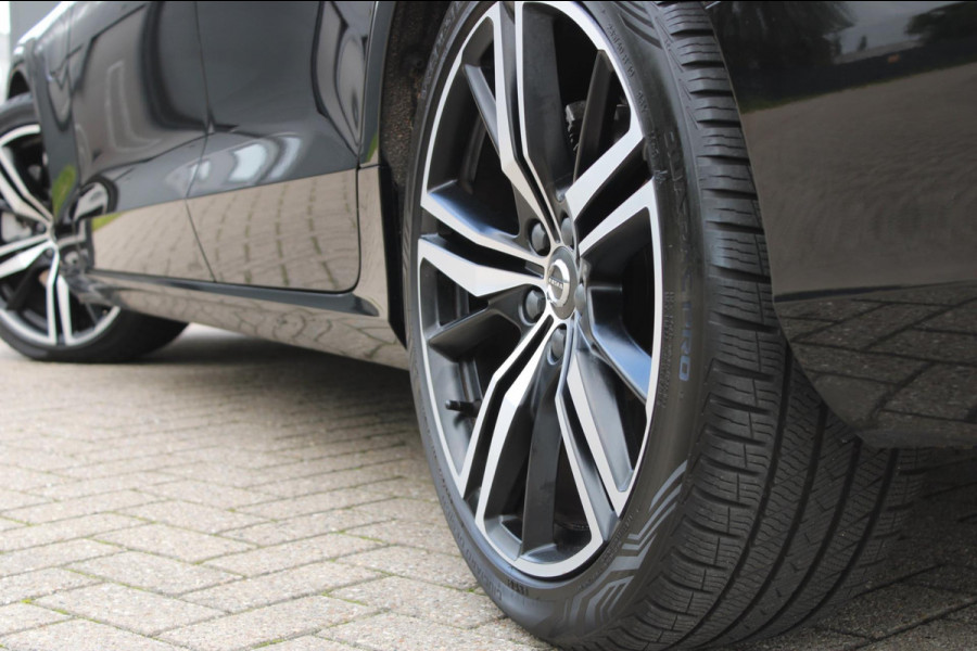 Volvo V60 2.0 T6 Recharge AWD R-Design Leder AllSeason !!NIEUWBINNEN!! Volvo V60 2.0 T6 Recharge AWD R-Design Leder AllSeason !!NIEUWBINNEN!!