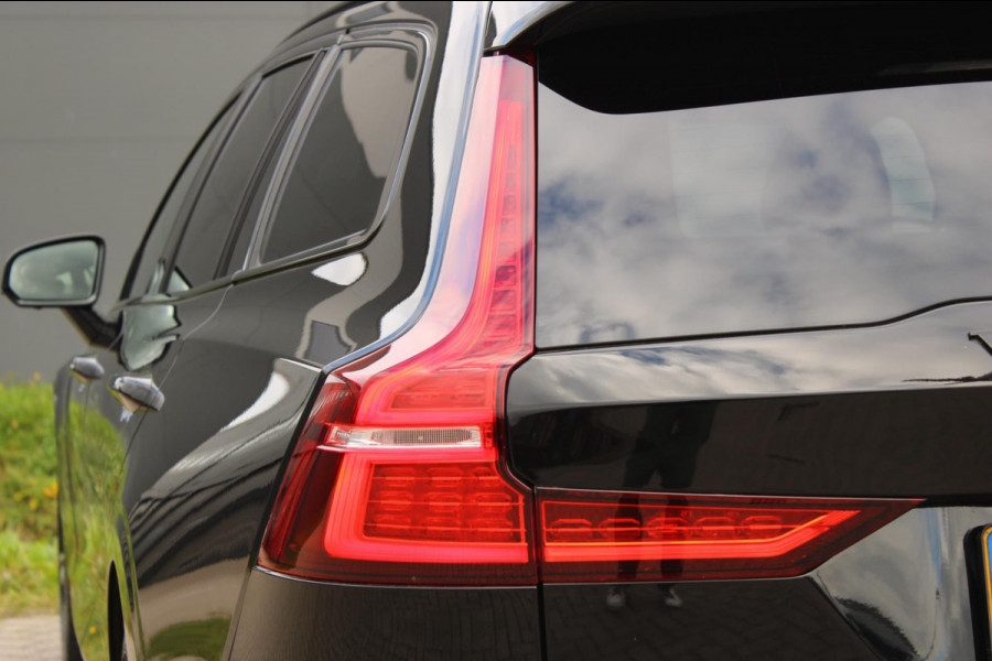 Volvo V60 2.0 T6 Recharge AWD R-Design Leder AllSeason !!NIEUWBINNEN!! Volvo V60 2.0 T6 Recharge AWD R-Design Leder AllSeason !!NIEUWBINNEN!!