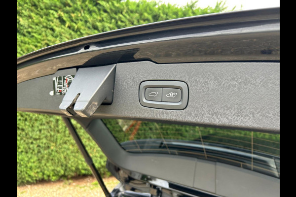 Volvo V60 2.0 T6 Recharge AWD R-Design Leder AllSeason !!NIEUWBINNEN!! Volvo V60 2.0 T6 Recharge AWD R-Design Leder AllSeason !!NIEUWBINNEN!!