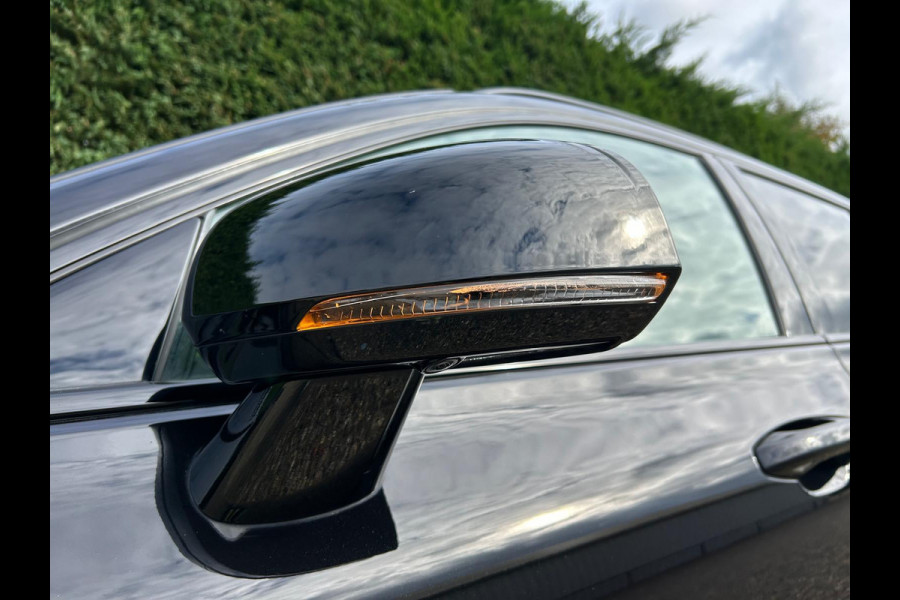 Volvo V60 2.0 T6 Recharge AWD R-Design Leder AllSeason !!NIEUWBINNEN!! Volvo V60 2.0 T6 Recharge AWD R-Design Leder AllSeason !!NIEUWBINNEN!!
