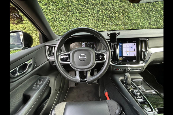 Volvo V60 2.0 T6 Recharge AWD R-Design Leder AllSeason !!NIEUWBINNEN!! Volvo V60 2.0 T6 Recharge AWD R-Design Leder AllSeason !!NIEUWBINNEN!!
