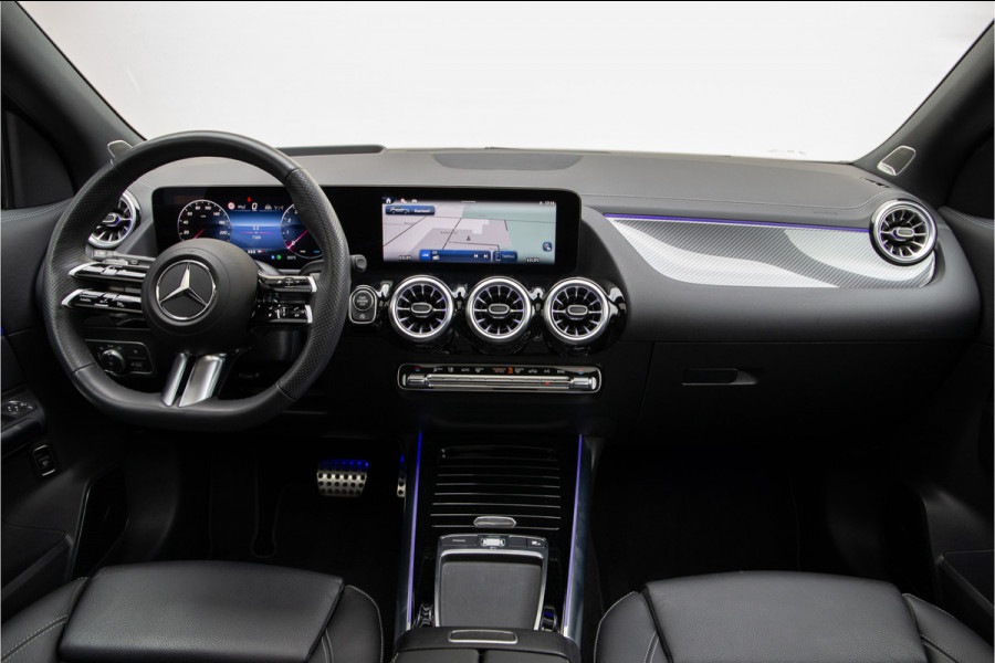 Mercedes-Benz GLA 200 AMG Premium Plus, Pano, Memory, Head-up, Burmester, Leder, Facelift Mercedes-Benz GLA 200 AMG Premium Plus, Pano, Memory, Head-up, Burmester, Leder, Facelift