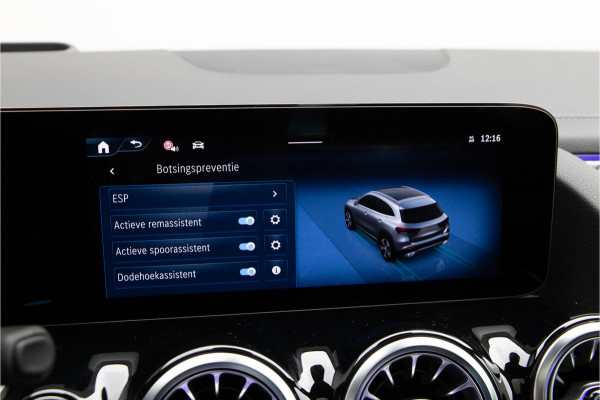 Mercedes-Benz GLA 200 AMG Premium Plus, Pano, Memory, Head-up, Burmester, Leder, Facelift Mercedes-Benz GLA 200 AMG Premium Plus, Pano, Memory, Head-up, Burmester, Leder, Facelift