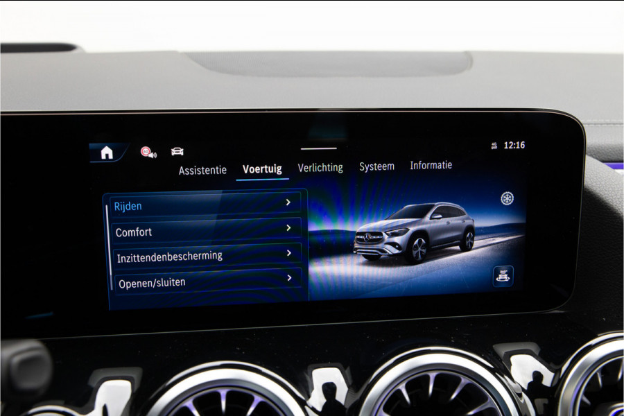 Mercedes-Benz GLA 200 AMG Premium Plus, Pano, Memory, Head-up, Burmester, Leder, Facelift Mercedes-Benz GLA 200 AMG Premium Plus, Pano, Memory, Head-up, Burmester, Leder, Facelift