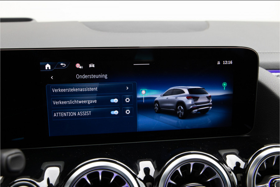 Mercedes-Benz GLA 200 AMG Premium Plus, Pano, Memory, Head-up, Burmester, Leder, Facelift Mercedes-Benz GLA 200 AMG Premium Plus, Pano, Memory, Head-up, Burmester, Leder, Facelift