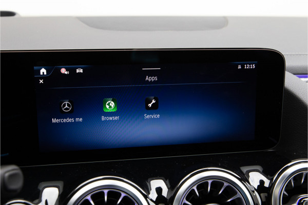 Mercedes-Benz GLA 200 AMG Premium Plus, Pano, Memory, Head-up, Burmester, Leder, Facelift Mercedes-Benz GLA 200 AMG Premium Plus, Pano, Memory, Head-up, Burmester, Leder, Facelift