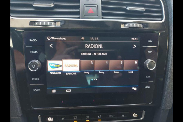Volkswagen Golf 1.0 TSI Allstar, airco,navigatie,stoelverwarming,parkeersensoren,APP connect/navigatie