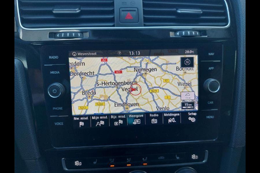 Volkswagen Golf 1.0 TSI Allstar, airco,navigatie,stoelverwarming,parkeersensoren,APP connect/navigatie