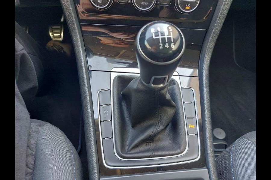 Volkswagen Golf 1.0 TSI Allstar, airco,navigatie,stoelverwarming,parkeersensoren,APP connect/navigatie