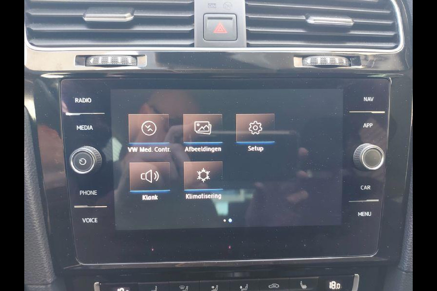 Volkswagen Golf 1.0 TSI Allstar, airco,navigatie,stoelverwarming,parkeersensoren,APP connect/navigatie