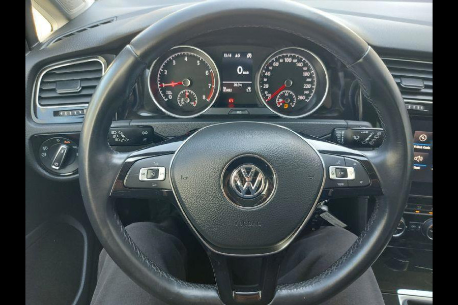 Volkswagen Golf 1.0 TSI Allstar, airco,navigatie,stoelverwarming,parkeersensoren,APP connect/navigatie