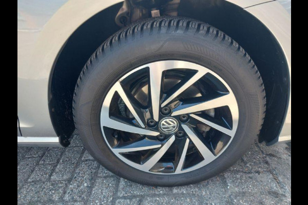 Volkswagen Golf 1.0 TSI Allstar, airco,navigatie,stoelverwarming,parkeersensoren,APP connect/navigatie
