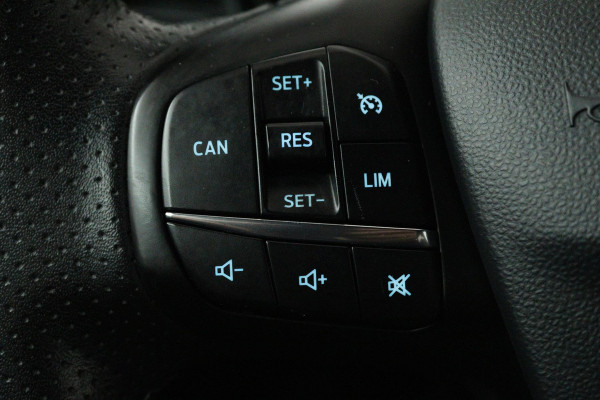Ford Fiesta 1.0 EcoBoost ST-Line (PARKEERSENSOREN, LANE-ASSIST, NAVIGATIE, CRUISE CONTROL)